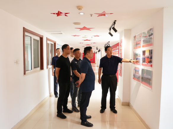 武漢市融威押運保安服務(wù)有限公司到集團(tuán)公司考察交流87.png