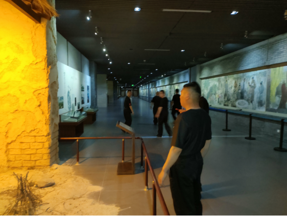 諸城守押大隊黨支部超然臺黨性教育基地開展“不忘初心、牢記使命”現(xiàn)場教學(xué)活動404.png